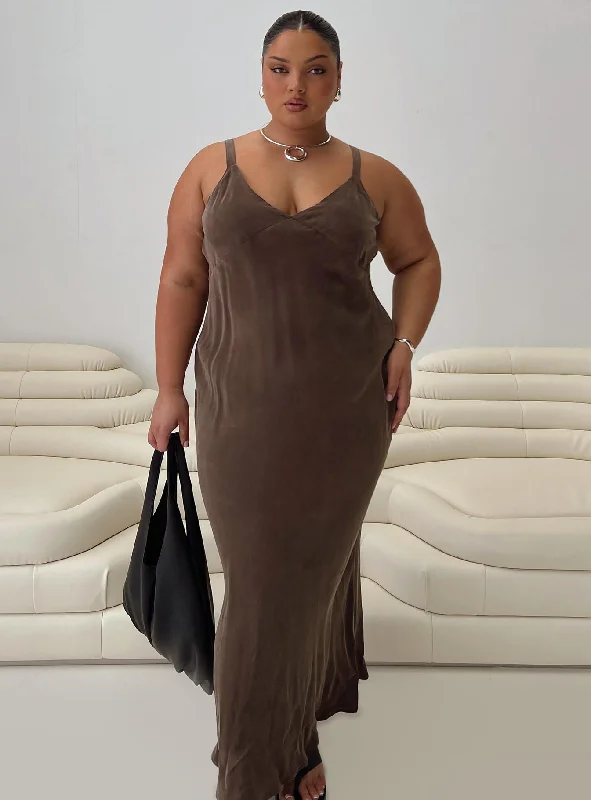 How to choose wedding guest shoes for comfort- -Laurette Maxi Dress Brown Curve