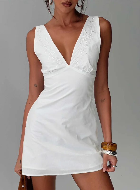 Temperature-responsive graduation dresses with ventilation zones- -Florien Broderie Mini Dress White Temperature-responsive graduation dresses with ventilation zones- -Florien Broderie Mini Dress White