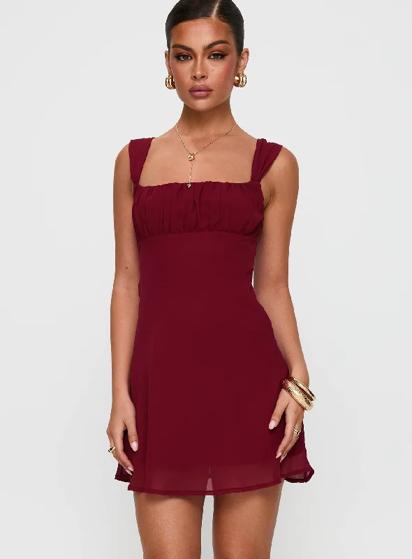 Prom dresses for outdoor events with water-repellent fabrics -Solasta Mini Dress Red