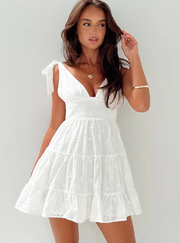 Antibacterial graduation dresses for shared changing areas- -Galvis Mini Dress White Petite Antibacterial graduation dresses for shared changing areas- -Galvis Mini Dress White Petite