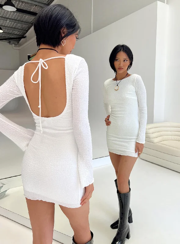 Birthday dresses for special occasions with custom designs and embroidery for exclusivity and uniqueness -Batesom Long Sleeve Mini Dress White Birthday dresses for special occasions with custom designs and embroidery for exclusivity and uniqueness -Batesom Long Sleeve Mini Dress White