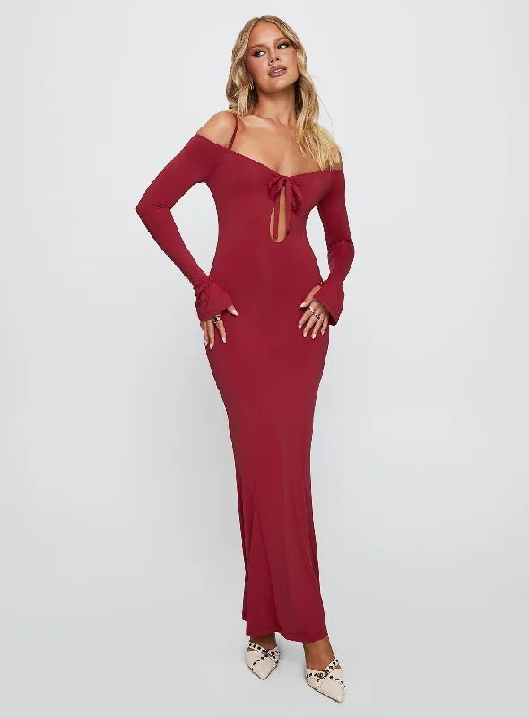 How to coordinate accessories with guest groups- -Lucillea Long Sleeve Maxi Dress Red How to coordinate accessories with guest groups- -Lucillea Long Sleeve Maxi Dress Red