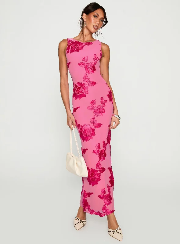 How to layer outfits for winter wedding guests- -Fionna Floral Maxi Dress Pink