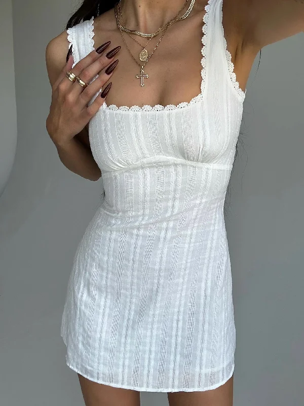 Matching mother-daughter graduation dresses for family photos- -Dasha Mini Dress White Matching mother-daughter graduation dresses for family photos- -Dasha Mini Dress White