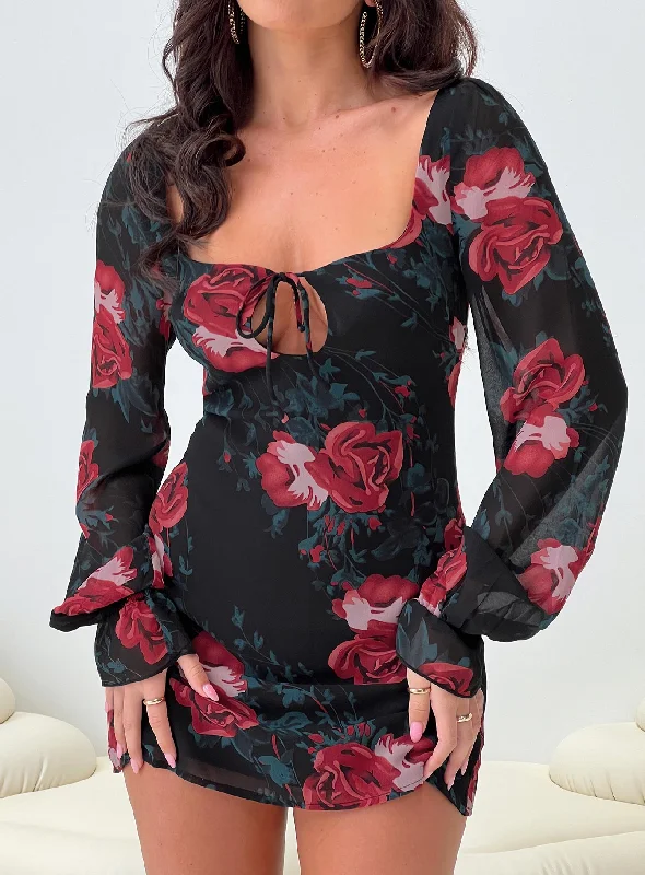Party dresses for special occasions with personalized messages and quotes for a personal and meaningful touch -Bayford Long Sleeve Mini Dress Red / Black Petite Party dresses for special occasions with personalized messages and quotes for a personal and meaningful touch -Bayford Long Sleeve Mini Dress Red / Black Petite