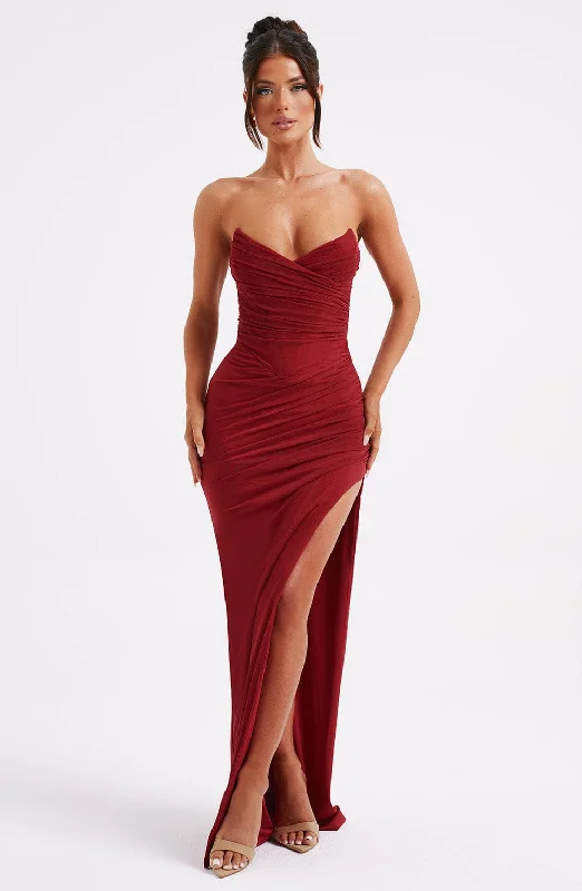 Corset dresses with metallic accents and glitter for parties and celebrations to shine -Giovanna Maxi Dress - Wine Corset dresses with metallic accents and glitter for parties and celebrations to shine -Giovanna Maxi Dress - Wine
