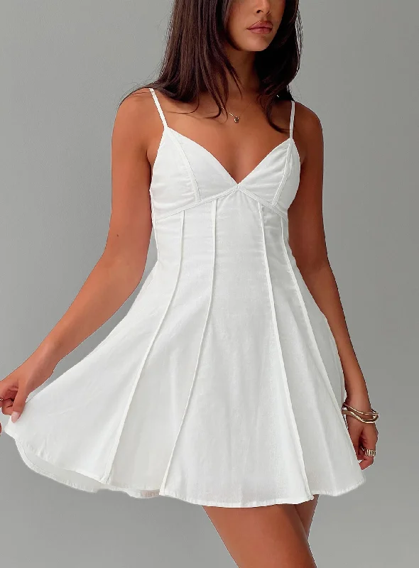 How to match graduation dresses to different shoe heel heights- -Libertie Pleat Mini Dress White How to match graduation dresses to different shoe heel heights- -Libertie Pleat Mini Dress White