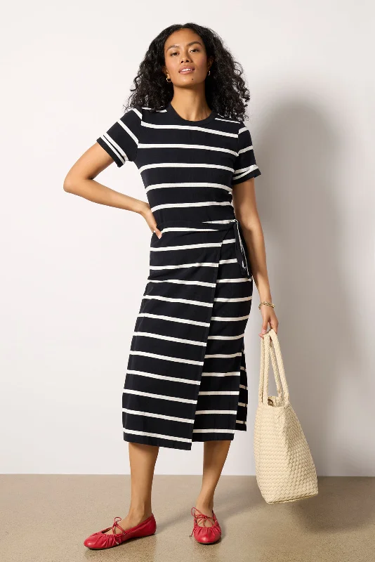 Comfortable flowy dresses for warm weather travels - -Anna Twist Dress