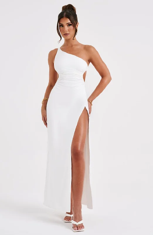 Prom dresses for spring with pastel colors and floral patterns for a fresh look -Alecia Maxi Dress - White Prom dresses for spring with pastel colors and floral patterns for a fresh look -Alecia Maxi Dress - White