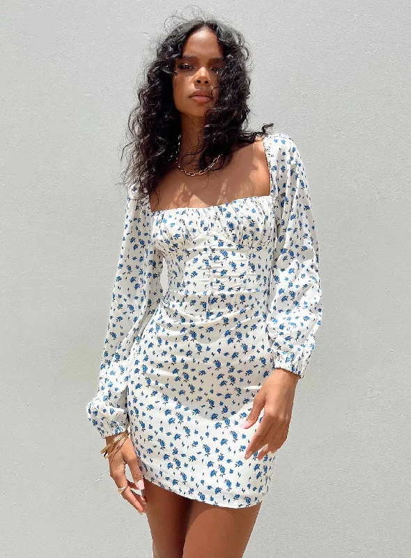 Party dresses with sustainable materials and innovative designs -Vilma Long Sleeve Dress White Floral Party dresses with sustainable materials and innovative designs -Vilma Long Sleeve Dress White Floral