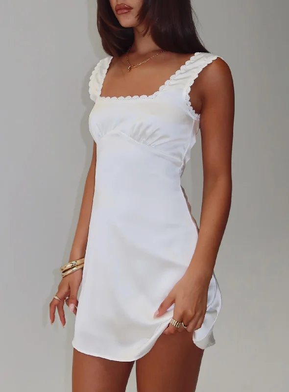 How to select graduation dresses based on cultural traditions- -Dasha Satin Mini Dress White How to select graduation dresses based on cultural traditions- -Dasha Satin Mini Dress White